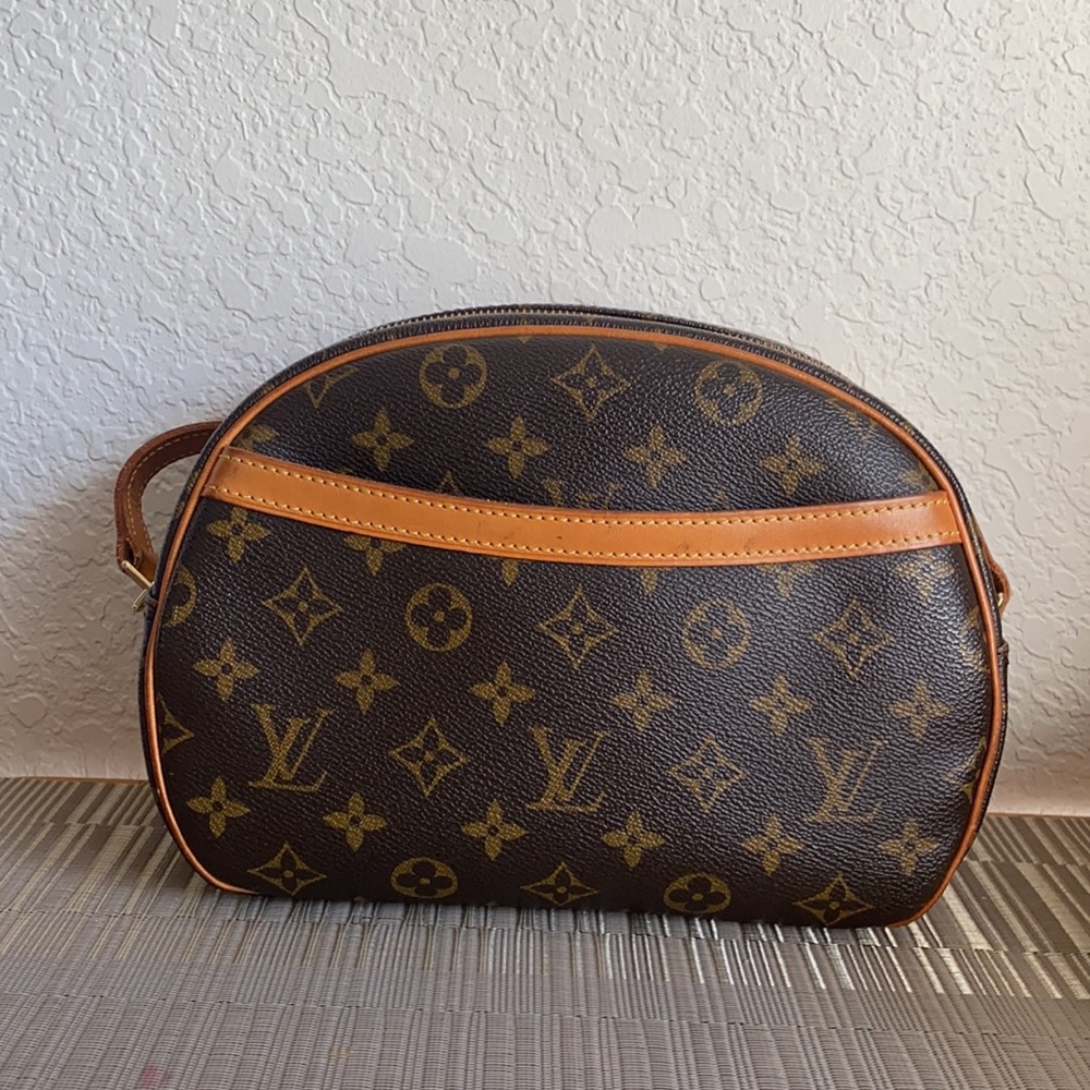 Authentic Vintage Louis Vuitton Blois Bag